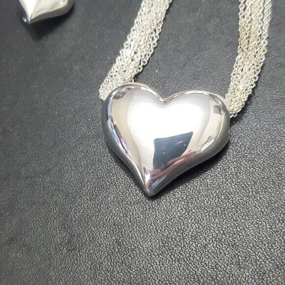 *Sale* Avon silver tone heart necklace & earring set - Picture 2 of 12